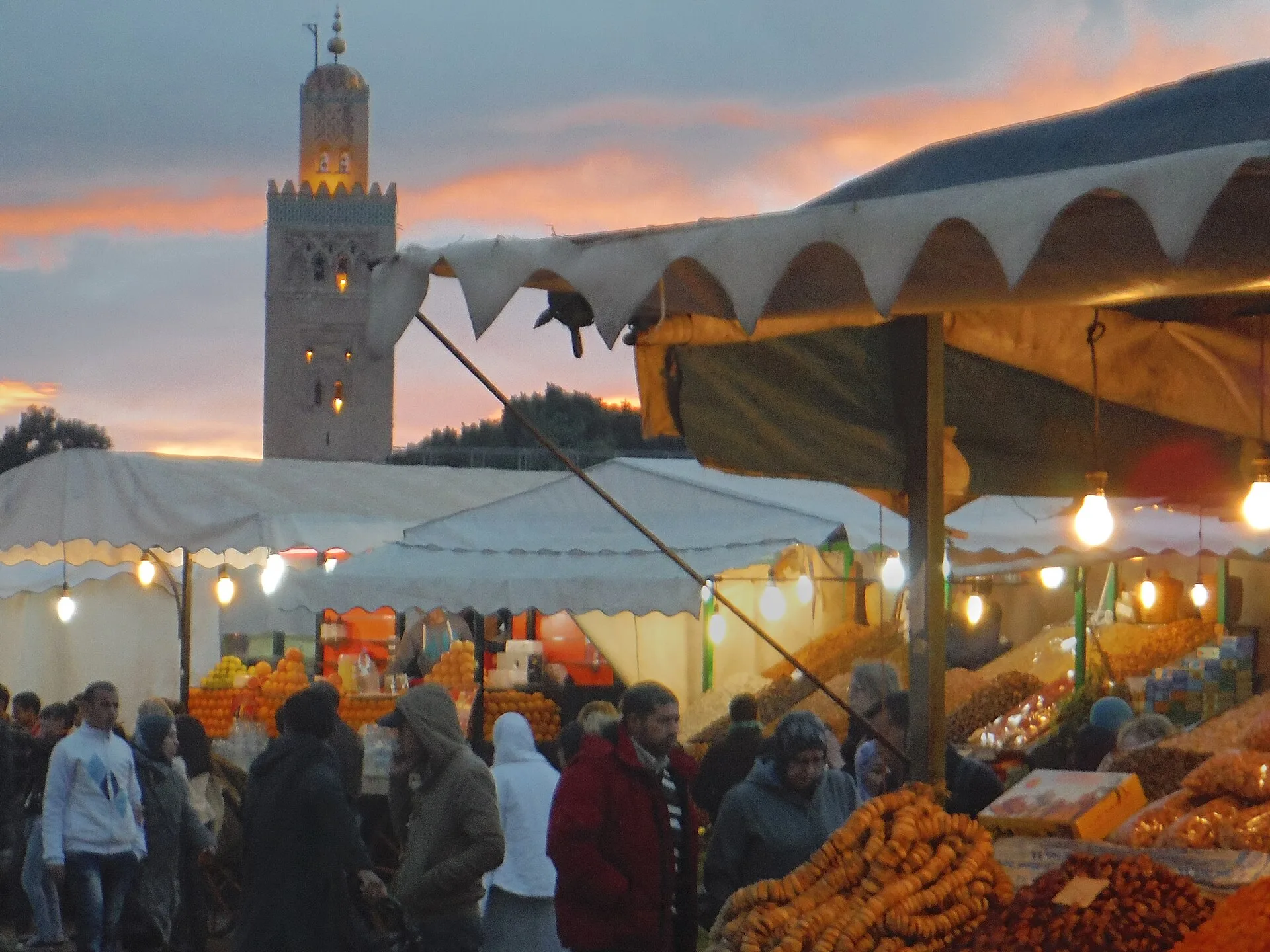 La street food : msemen, brochettes et sfenj